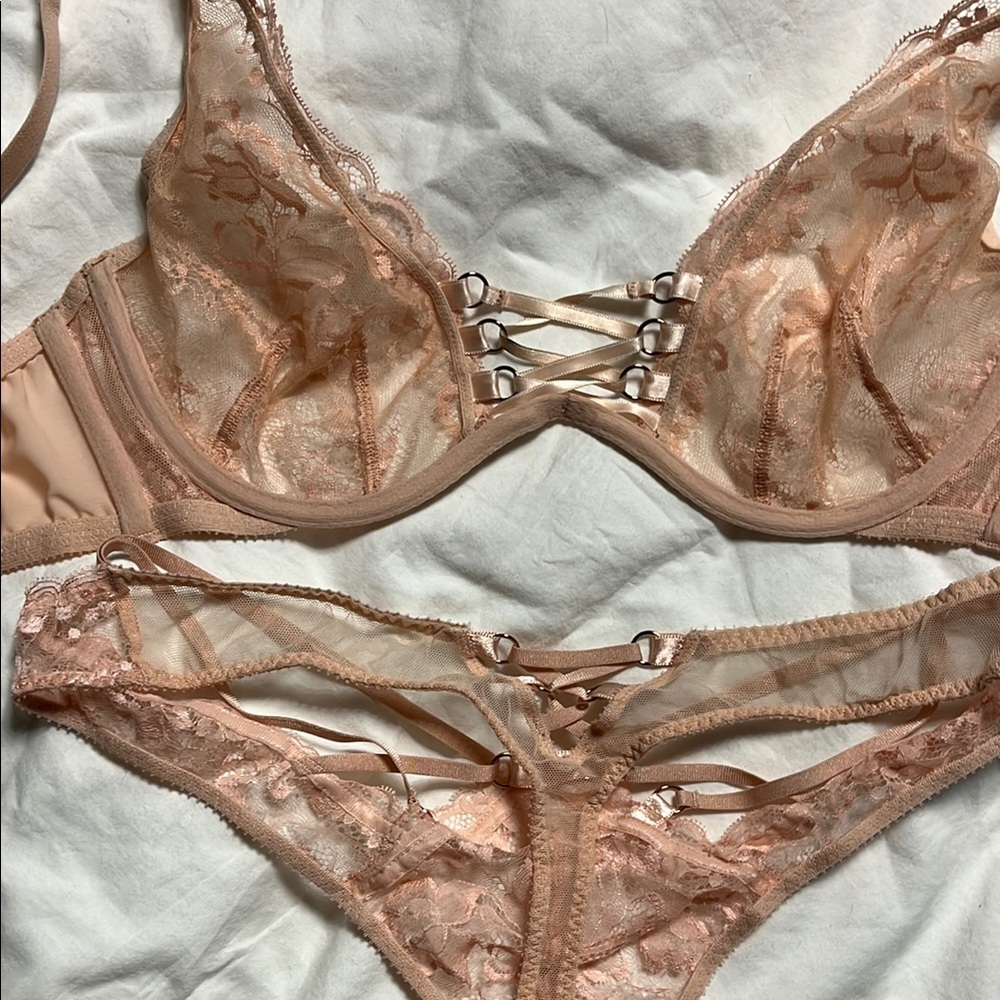 Agent Provocateur Essie set 34D and 4 thong Elegant Lace Lingerie Set - Picture 8 of 12